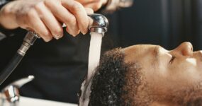 coiffure-inspiration-cheveu-crepu-boucle-hydratation-sante-eau