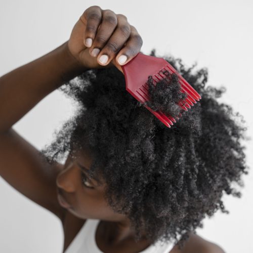 coiffure-inspiration-cheveu-crepu-boucle-demelage-peigne-brosse